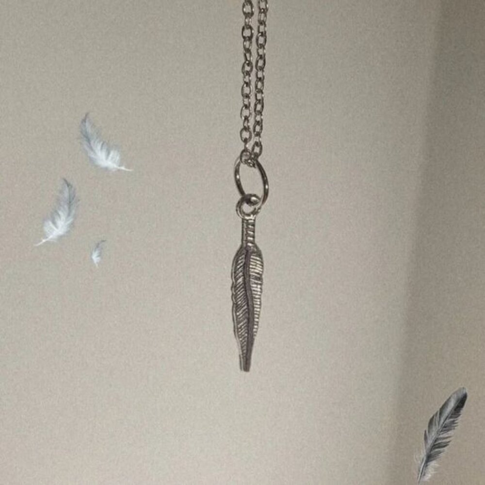 NEW feather  necklace​​